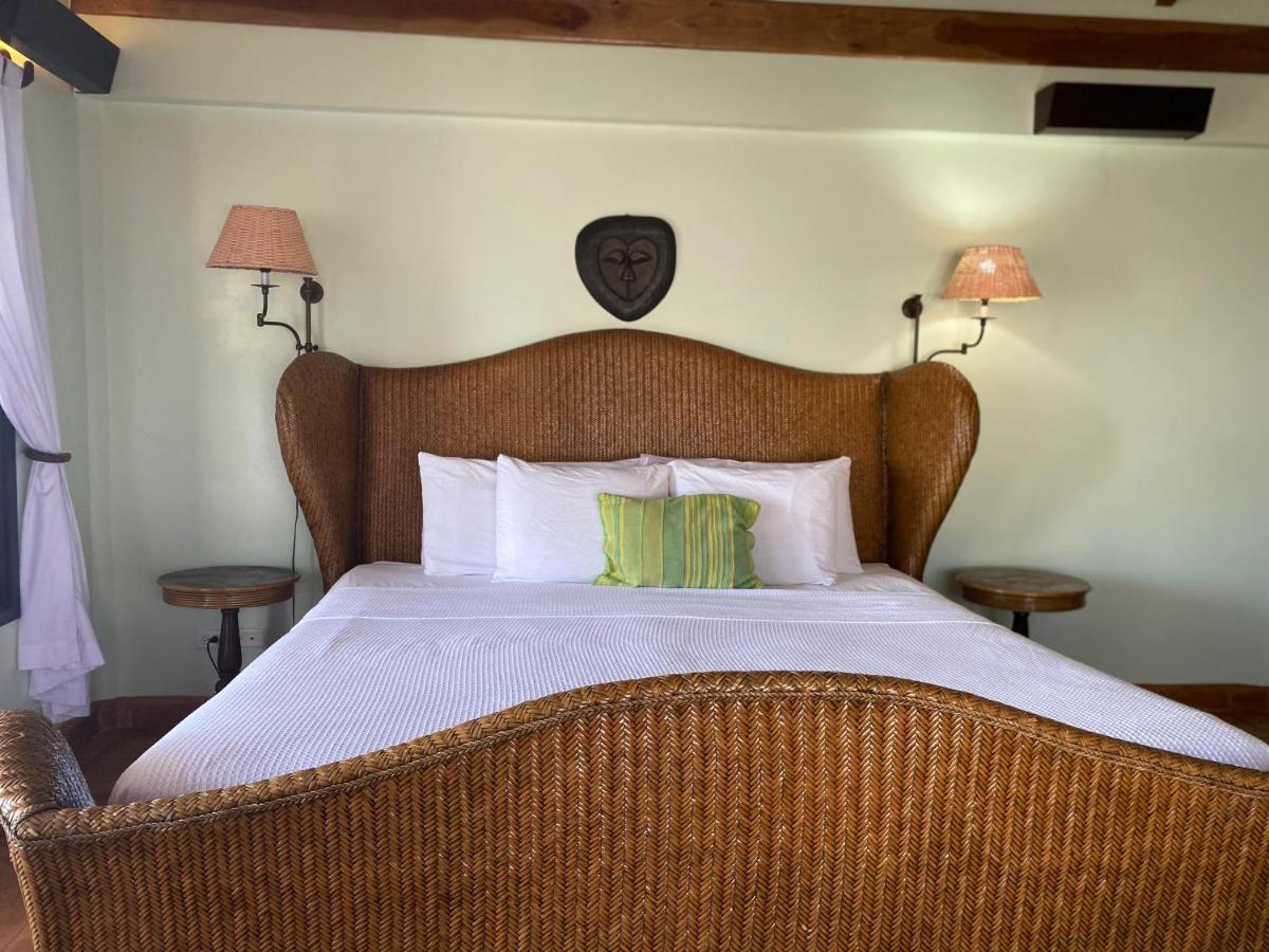 Tranquility Beach Suites Placencia Eksteriør billede