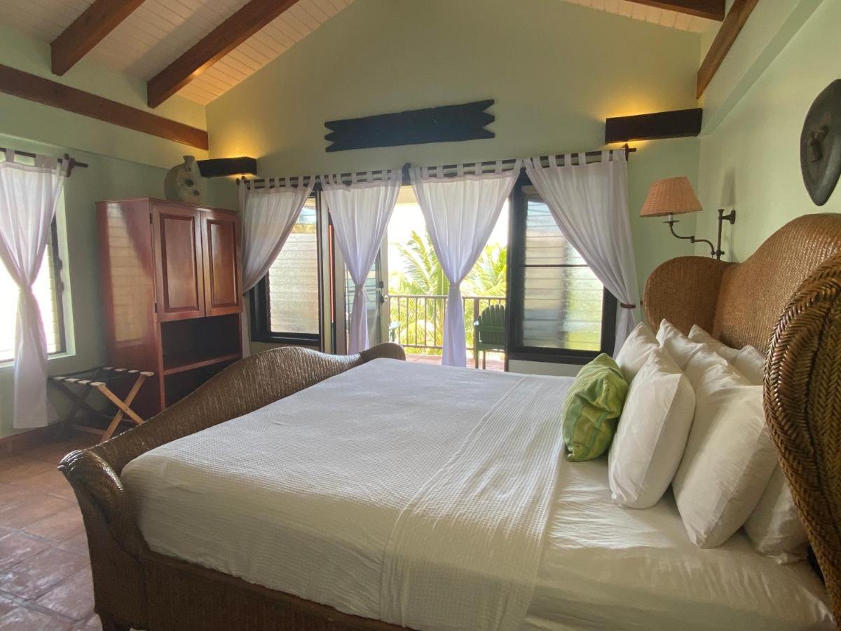 Tranquility Beach Suites Placencia Eksteriør billede