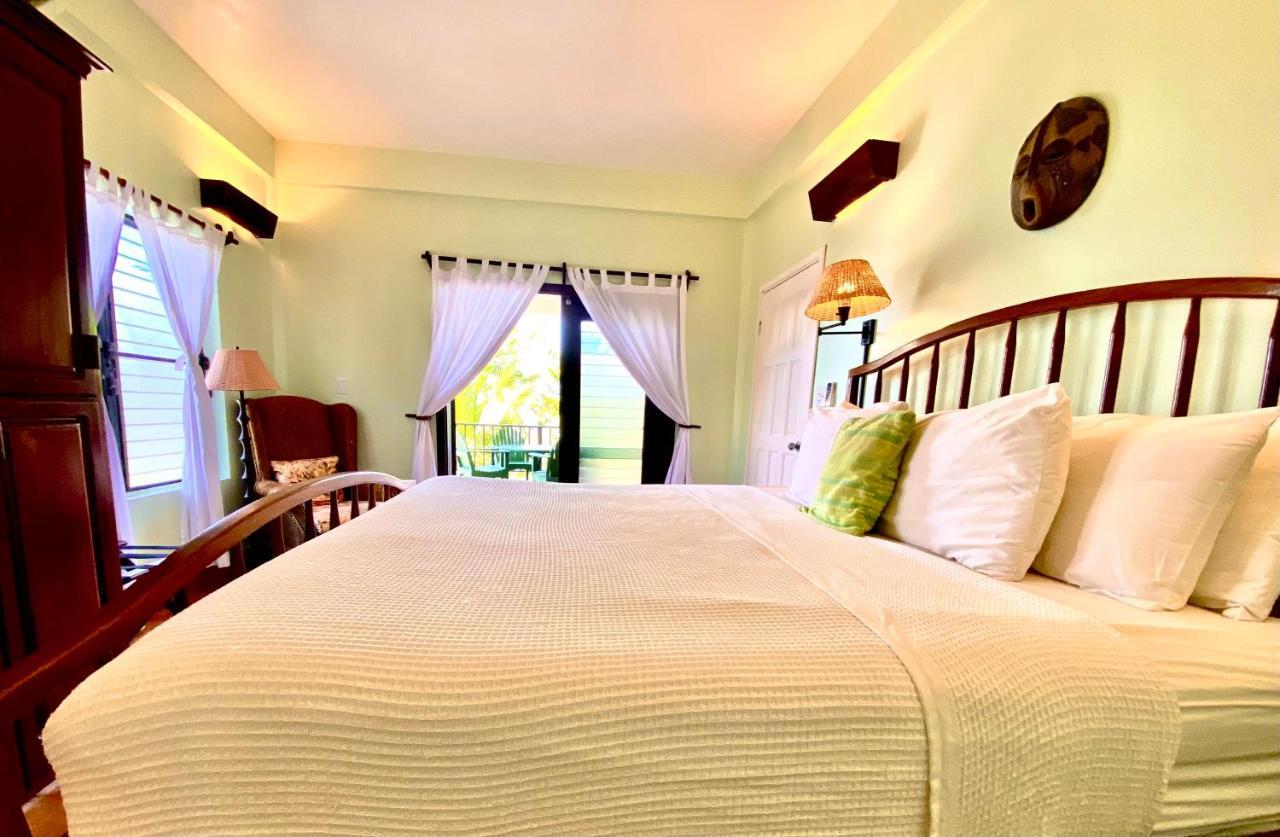 Tranquility Beach Suites Placencia Eksteriør billede