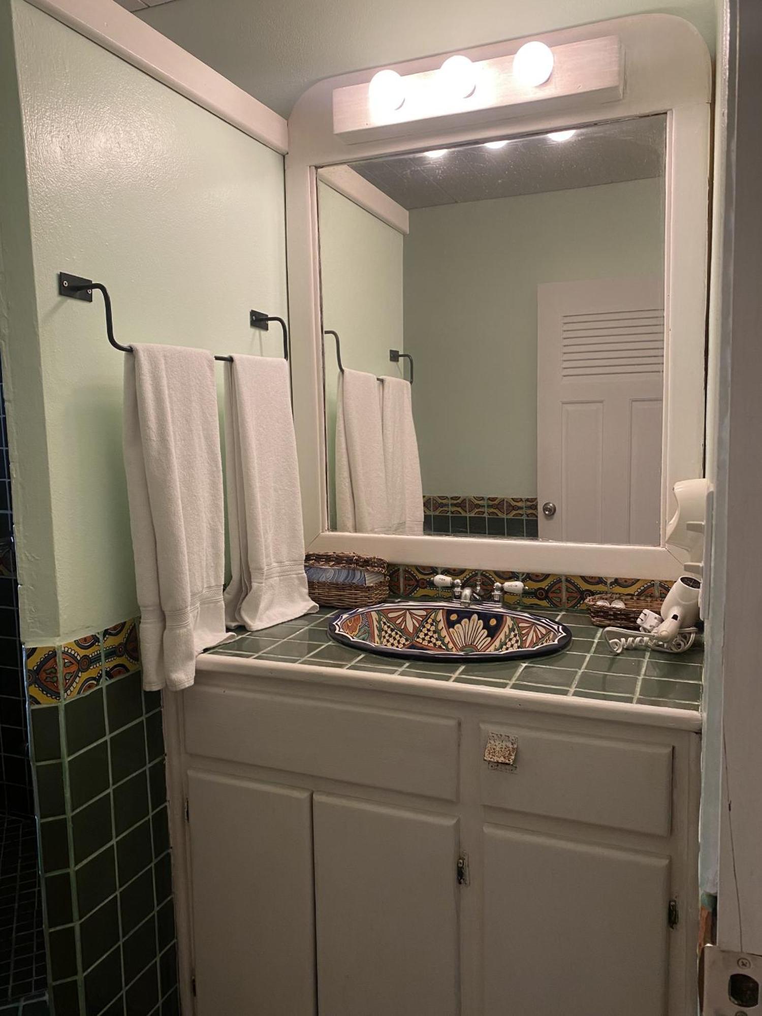 Tranquility Beach Suites Placencia Værelse billede
